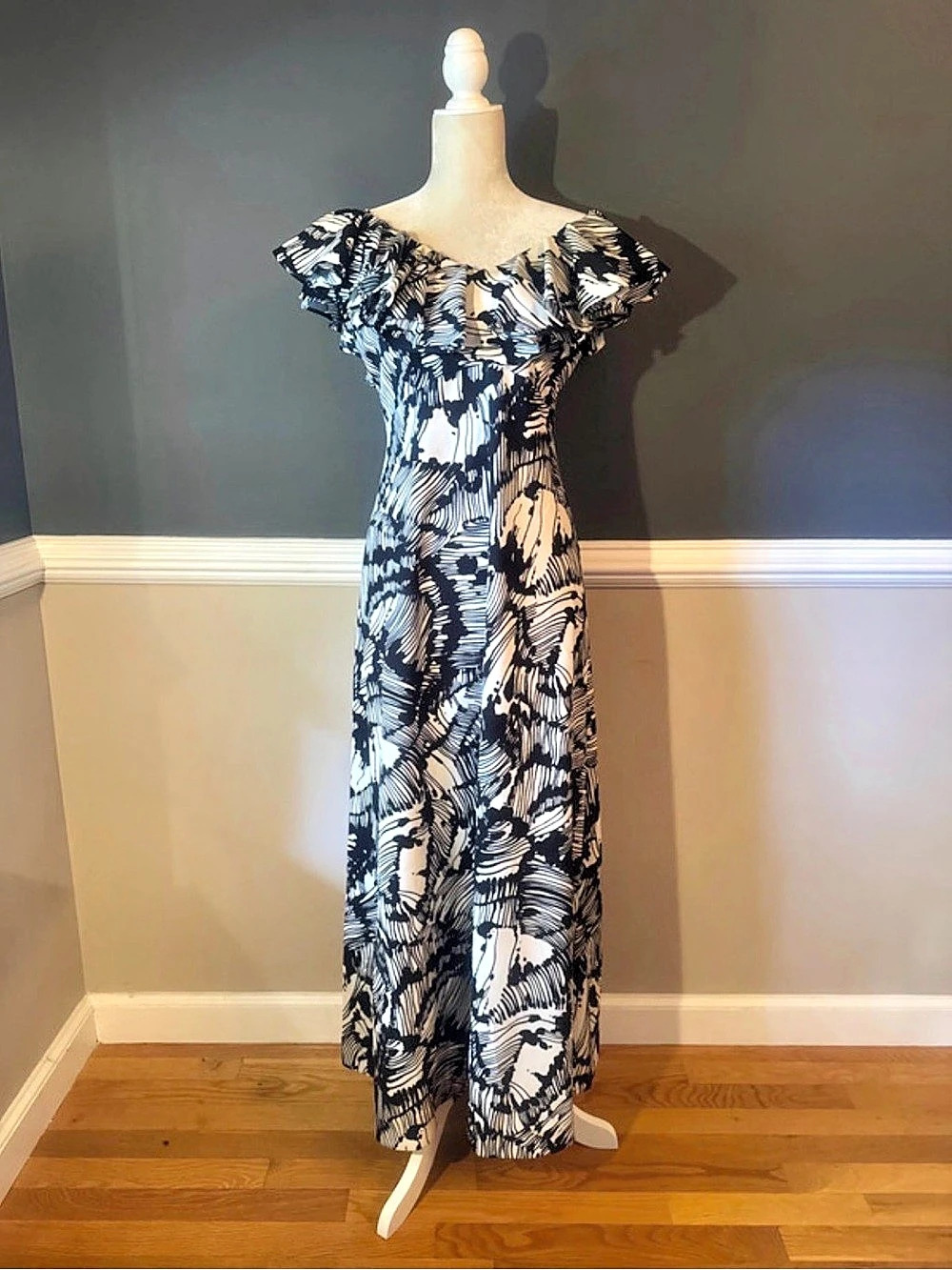 Castello d’Elmo 1960’s - 1970’s vintage black-and-white off shoulder maxi dress